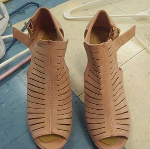 Woman shoes
